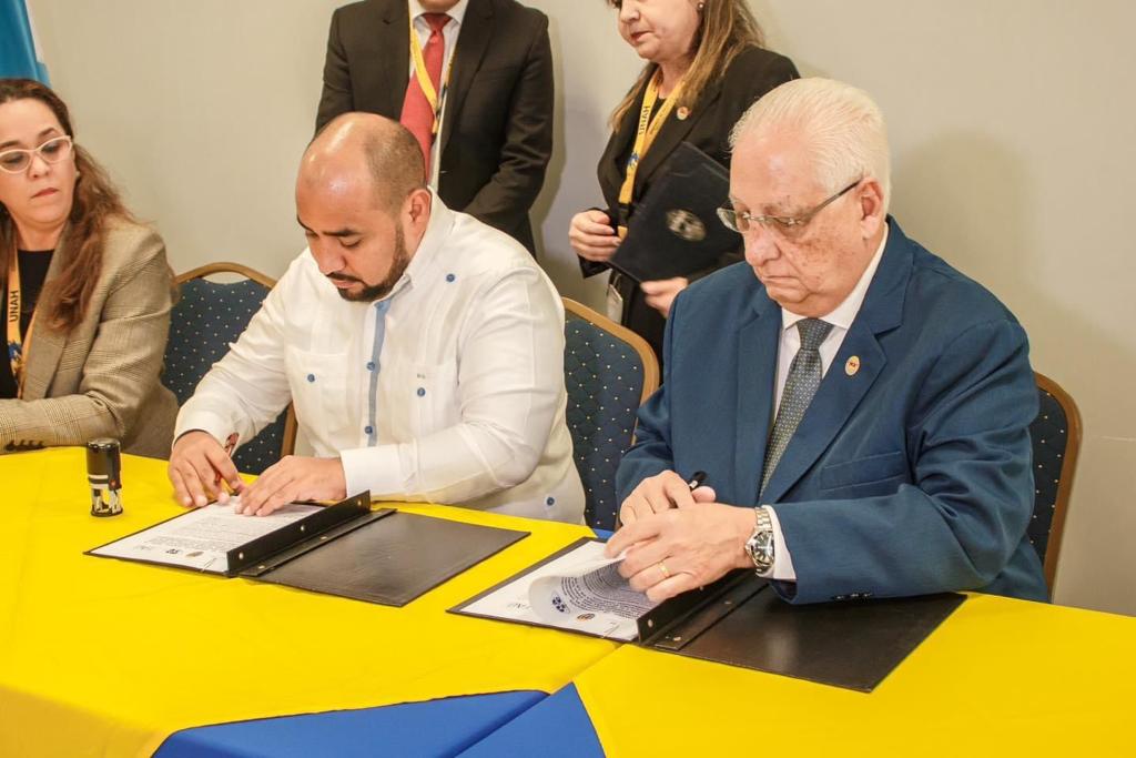 Secretaría de Educación, suscribe convenio de cooperación con la UNAH y el Programa Red para la Enseñanza de la Astronomía en la Escuela de la Unión Astronómica Internacional